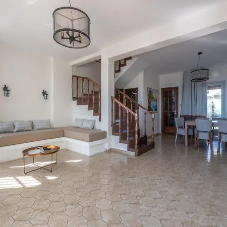 Duplex With Pool *