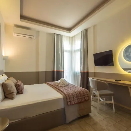 Duplex With Pool Gerakini